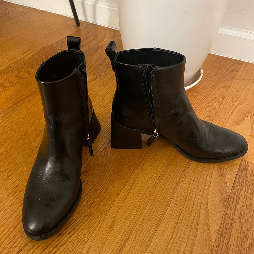 Tory Burch Black Ankle Boots (US9)